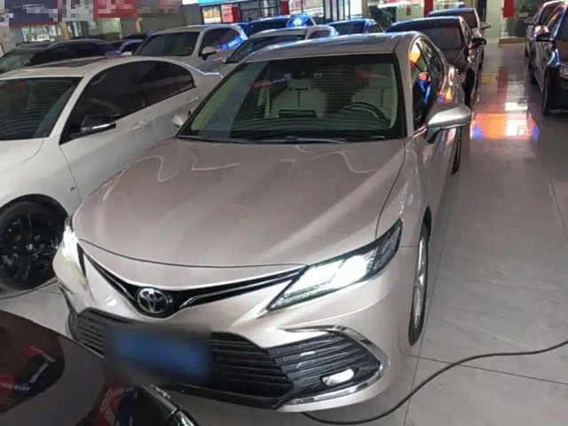 Toyota Camry — Фото автомобиля 2