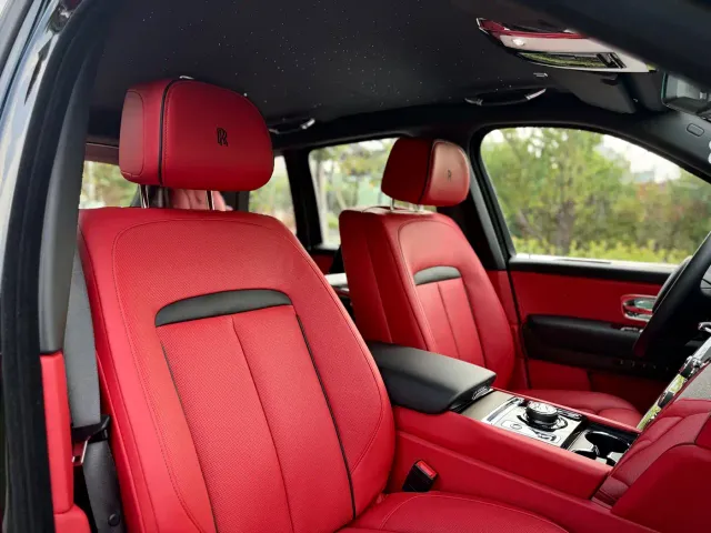 Rolls-Royce Cullinan — Фото автомобиля 20
