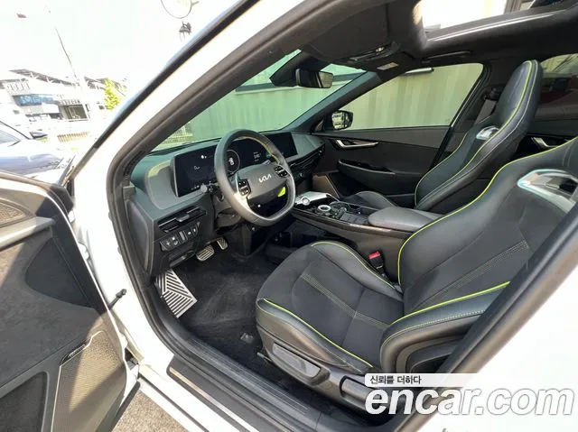 Kia EV6 — Фото автомобиля 12