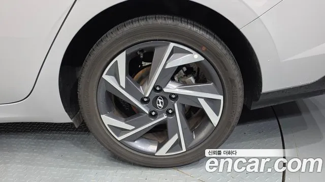 Hyundai Avante CN7 — Фото автомобиля 21