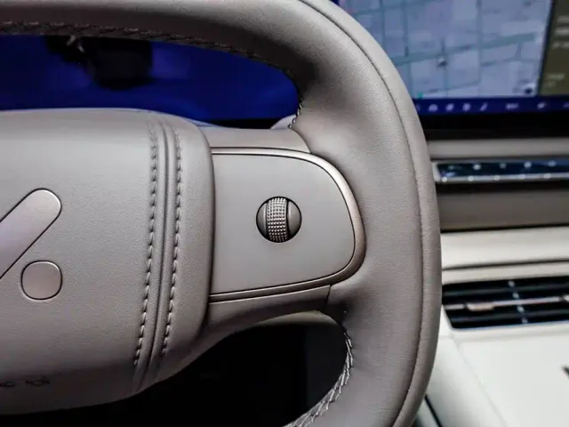 IM Motors LS8 — Фото автомобиля 15