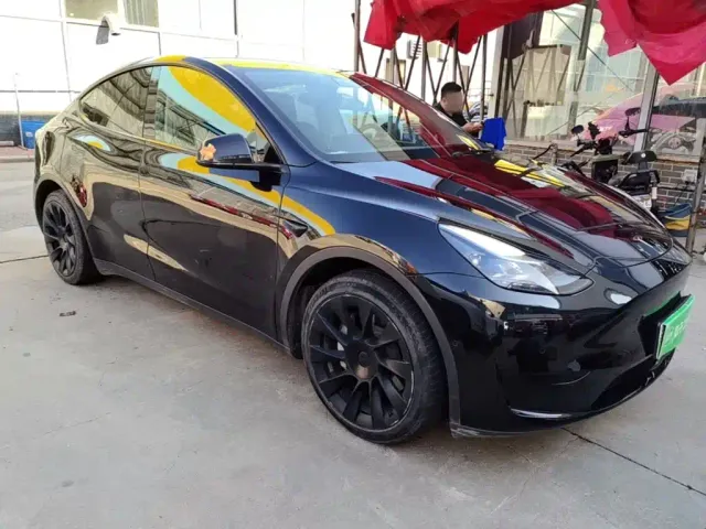 Tesla Model Y — Фото автомобиля 3