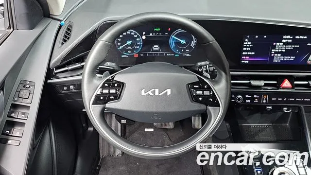 Kia Niro — Фото автомобиля 21
