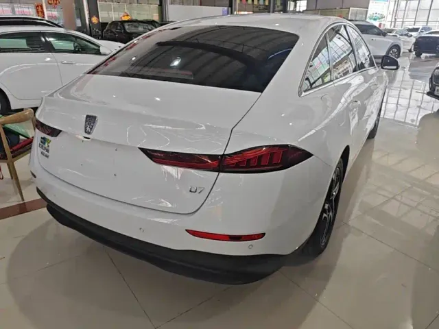 Roewe D7 — Фото автомобиля 6
