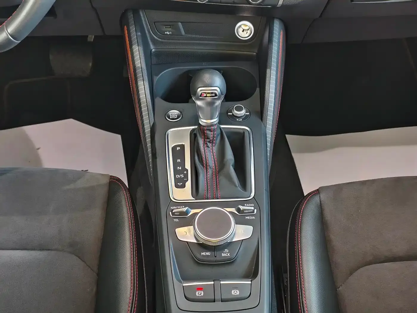 Audi Audi Q2L 2024 35TFSI Luxury Sport — Фото автомобиля 12