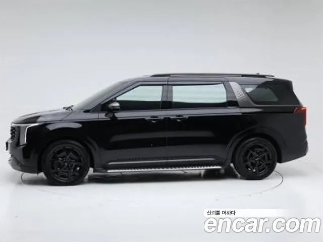 Kia Carnival Generation 4 — Фото автомобиля 2