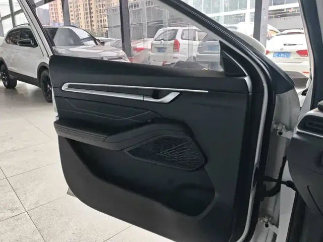 Geely Emgrand — Фото автомобиля 7