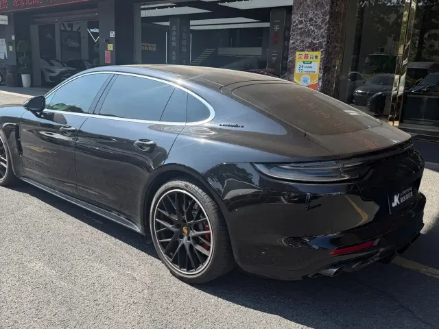 Porsche Panamera — Фото автомобиля 8