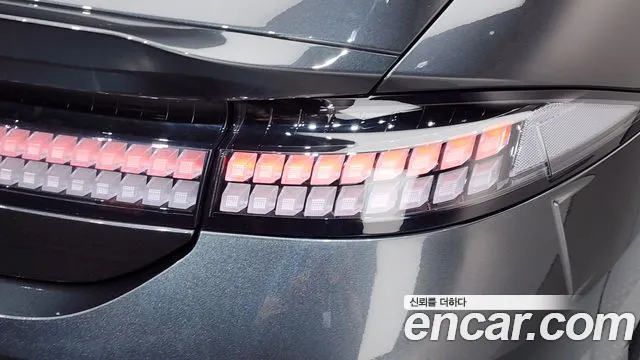 Hyundai Ioniq 6 — Фото автомобиля 8