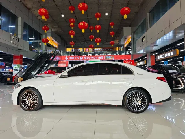 Mercedes-Benz C-Class — Фото автомобиля 4