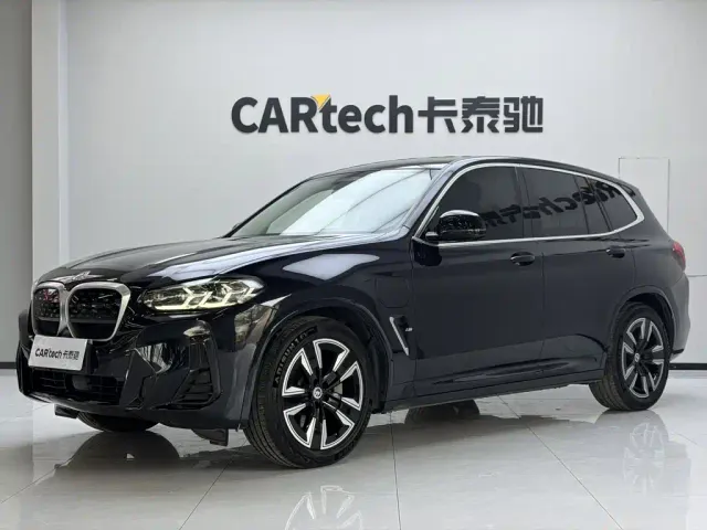 Фотография автомобиля — BMW iX3