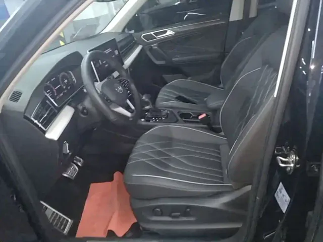 Volkswagen Tiguan L — Фото автомобиля 14