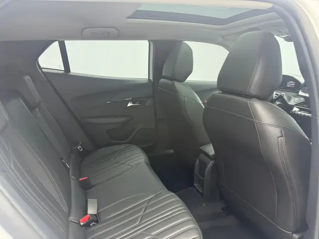 Peugeot 2008 — Фото автомобиля 8