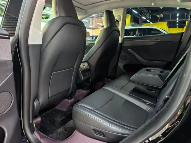 Tesla Model Y — Фото автомобиля 5