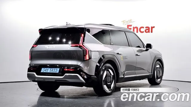 Kia EV9 — Фото автомобиля 2