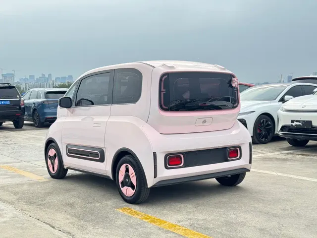 Baojun KiWi EV — Фото автомобиля 4