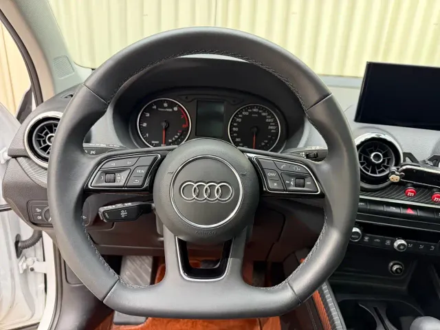 Audi Q2L — Фото автомобиля 16