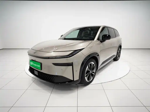 Фотография автомобиля — Toyota BoZhi 3X