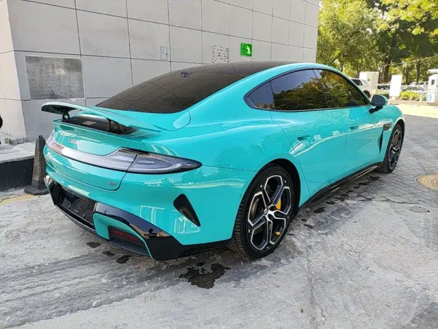 Xiaomi SU7 — Фото автомобиля 6