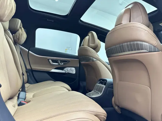 Mercedes-Benz E-Class — Фото автомобиля 15