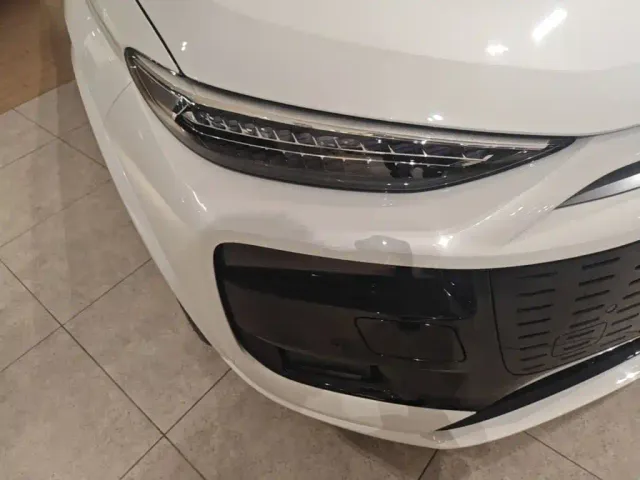 Audi Q6L e-tron — Фото автомобиля 10