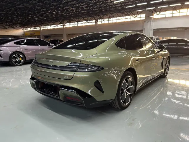 Xiaomi SU7 — Фото автомобиля 11