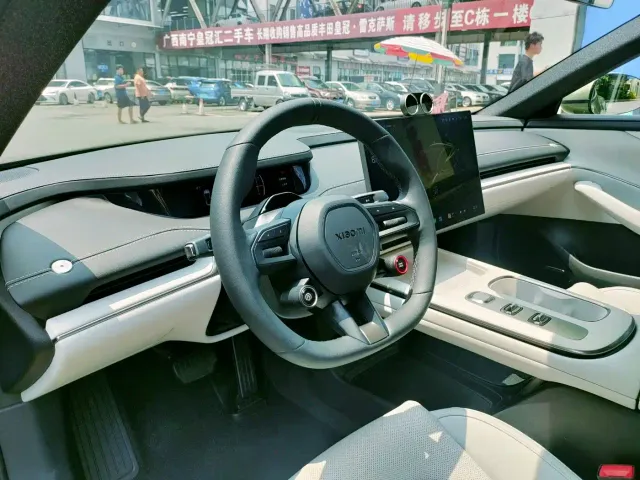 Xiaomi SU7 — Фото автомобиля 28
