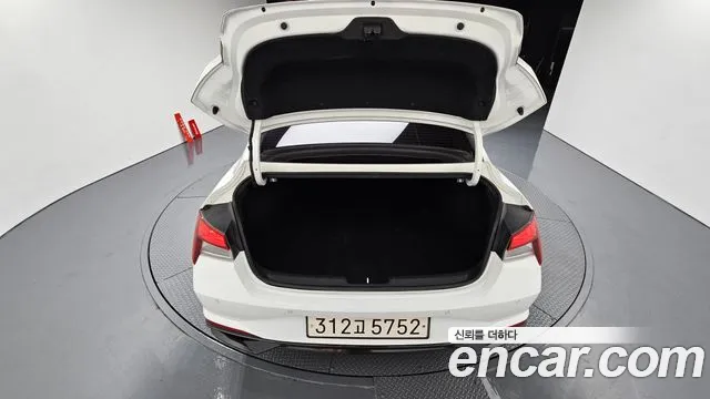 Hyundai AVANTE Avante (CN7) — Фото автомобиля 20