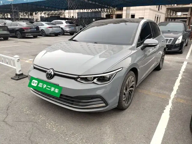 Фотография автомобиля — Volkswagen Golf