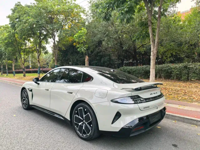 Xiaomi SU7 — Фото автомобиля 6