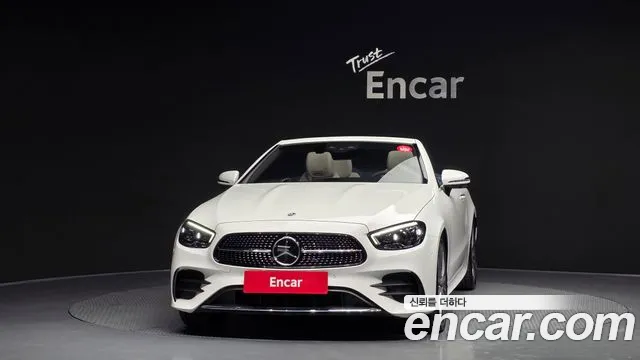 Mercedes-Benz E-Class — Фото автомобиля 3