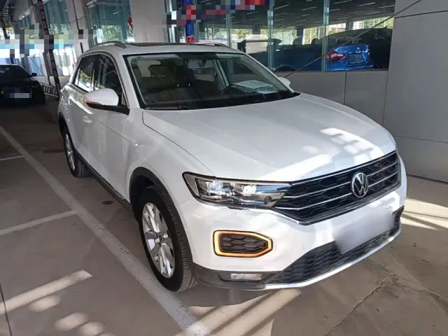 Volkswagen T-Roc — Фото автомобиля 3