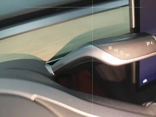 Tesla Model Y — Фото автомобиля 13