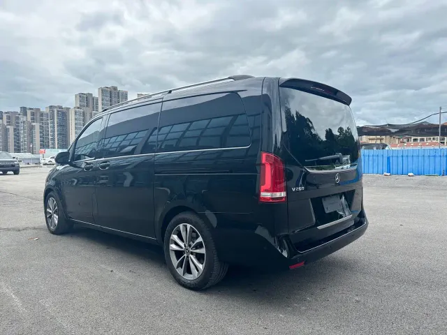 Mercedes-Benz V-Class — Фото автомобиля 8