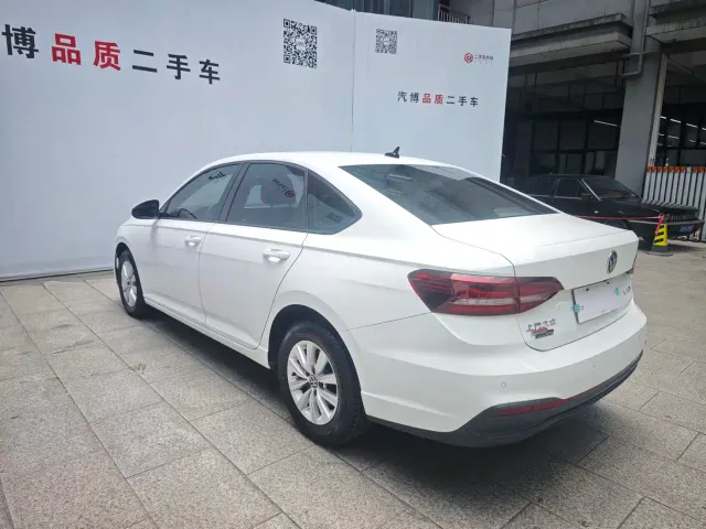 Volkswagen Lavida — Фото автомобиля 5