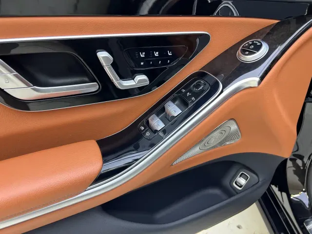 Mercedes-Benz S-Class — Фото автомобиля 10
