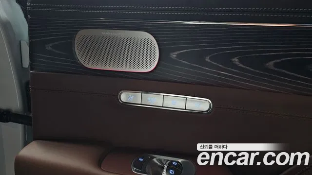 Genesis G90 Бензин 3.5 турбо AWD — Фото автомобиля 26