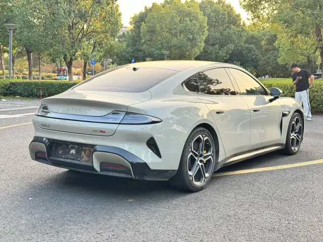 Xiaomi SU7 — Фото автомобиля 11