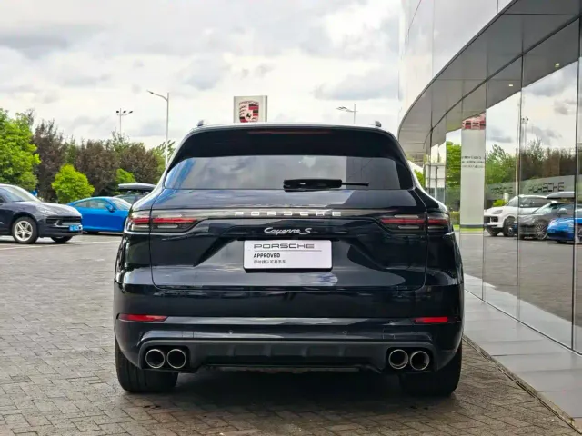Porsche Cayenne — Фото автомобиля 9