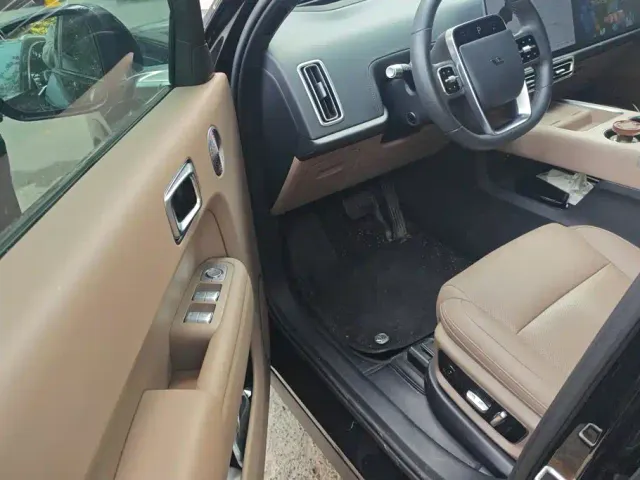 Li Auto L7 — Фото автомобиля 7