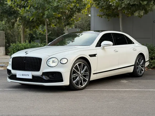 Фотография автомобиля — Bentley Flying Spur