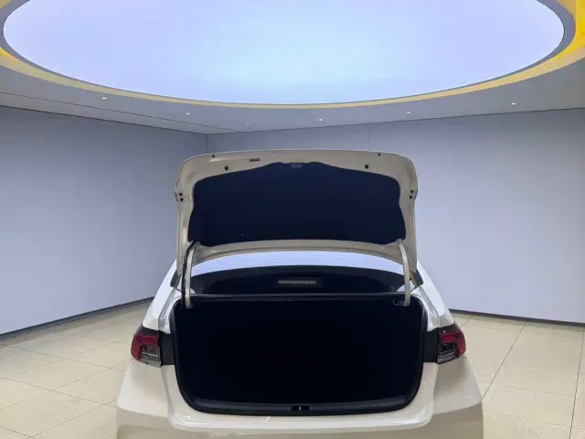 Toyota Corolla — Фото автомобиля 7