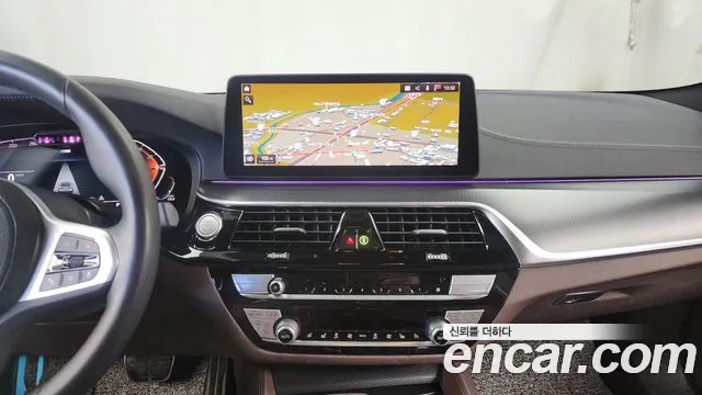 BMW 5-Series 5 серия (G30) 523d xDrive M Sport — Фото автомобиля 14