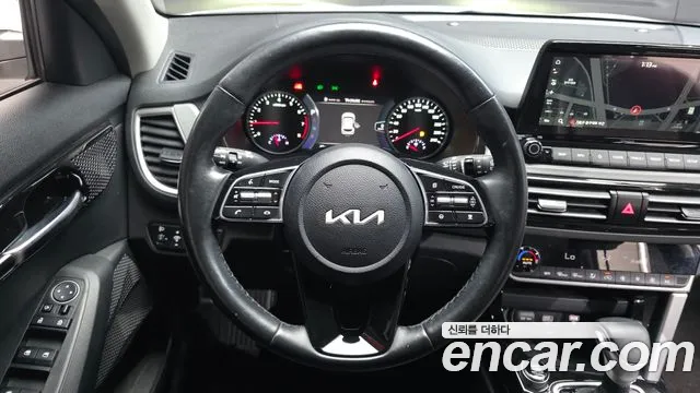 Kia Seltos — Фото автомобиля 13
