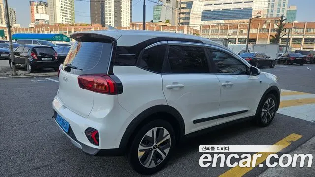 Kia Niro — Фото автомобиля 2