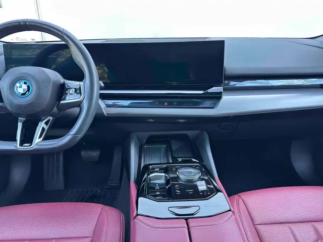 BMW i5 — Фото автомобиля 10