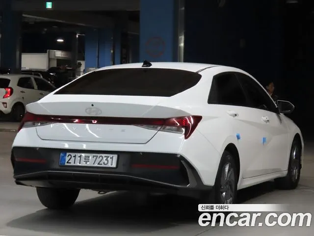 Hyundai Avante CN7 — Фото автомобиля 4