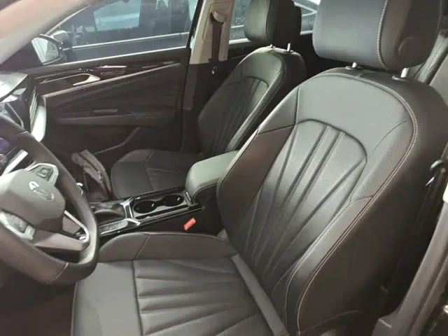 Volkswagen Passat — Фото автомобиля 14