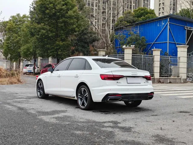 Audi A4L — Фото автомобиля 14