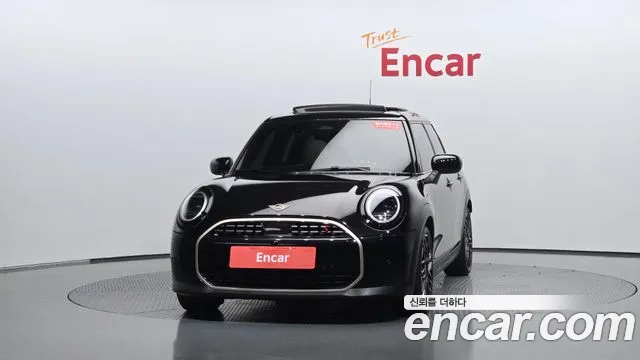 MINI Cooper 4th Gen — Фото автомобиля 3